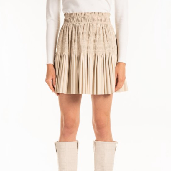NEW 7 for all Mankind Faux Leather Pleated Academia Skirt Size XS - Picture 1 of 9